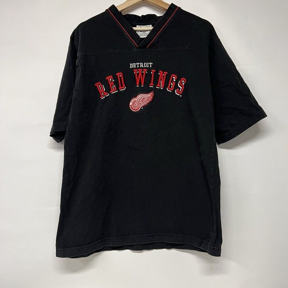 Vintage Detroit Red Wings Lee Sport Medium T Shirt Vintage Retro Embroidered